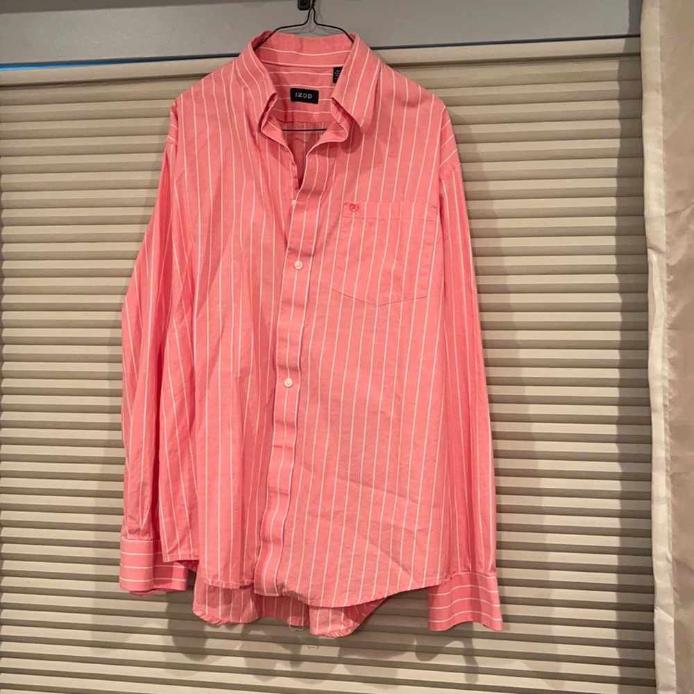 Men’s Izod shirt